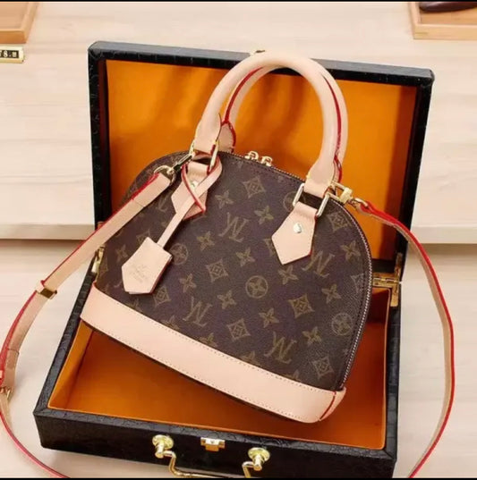 Louis Vuitton Shoulder bag