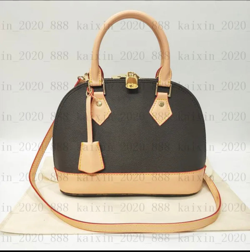 Louis Vuitton Shoulder bag