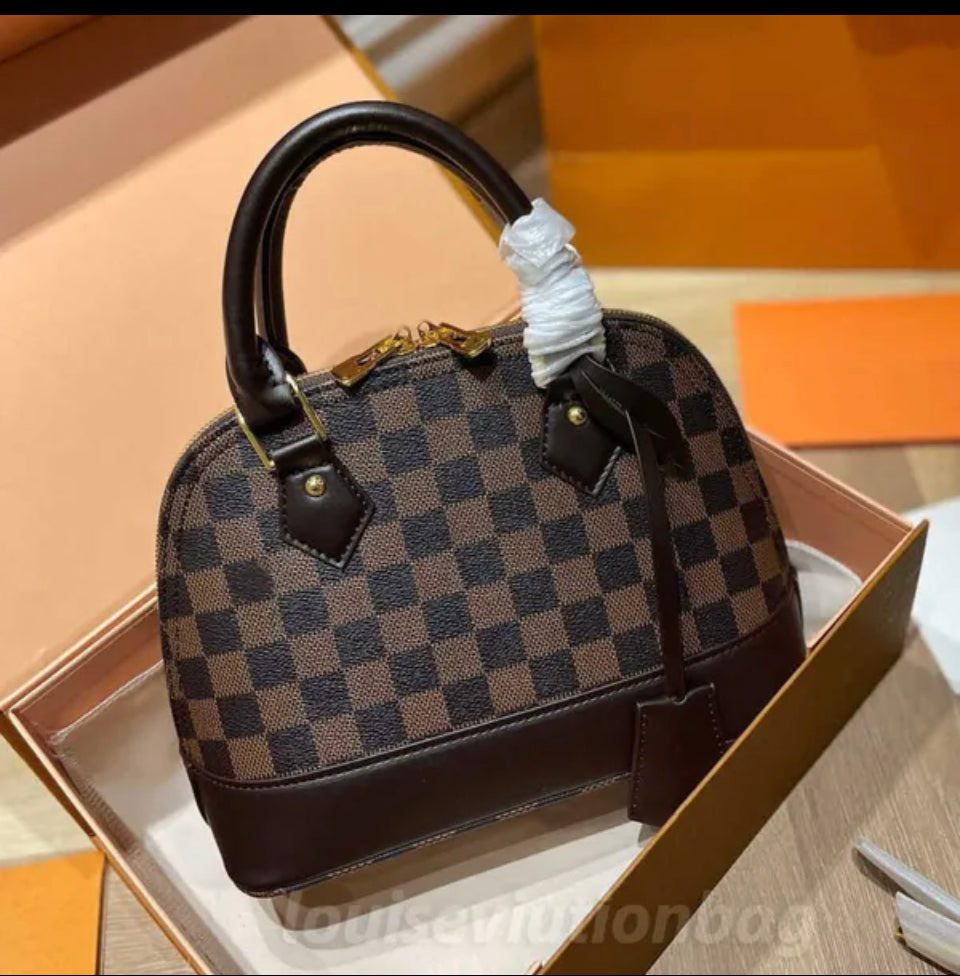 Louis Vuitton Shoulder bag